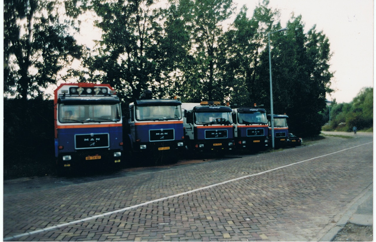 placeholder image-sq